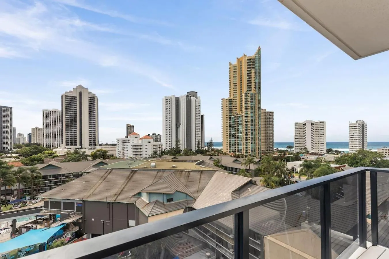 Spacious 2 Bedroom Apartment In Paradise Gold Coast