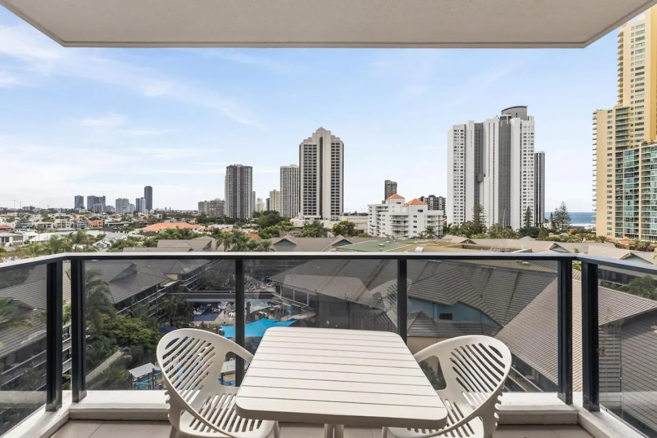 Spacious 2 Bedroom Apartment In Paradise Gold Coast